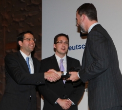 Su Alteza Real el Príncipe de Asturias entrega el Premio Jaime Fernández de Araoz a Francisco Pérez González